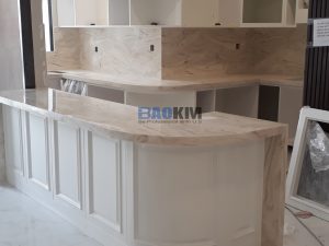 Solid Surface là vật liệu đá làm mặt bếp thỏa mãn tiêu chí về chất lượng.